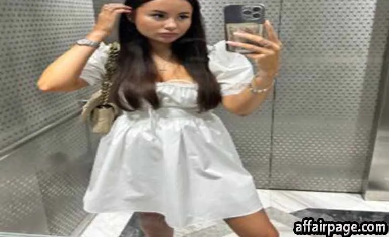 Checking out hot sex porn on an adult blog affairpage site